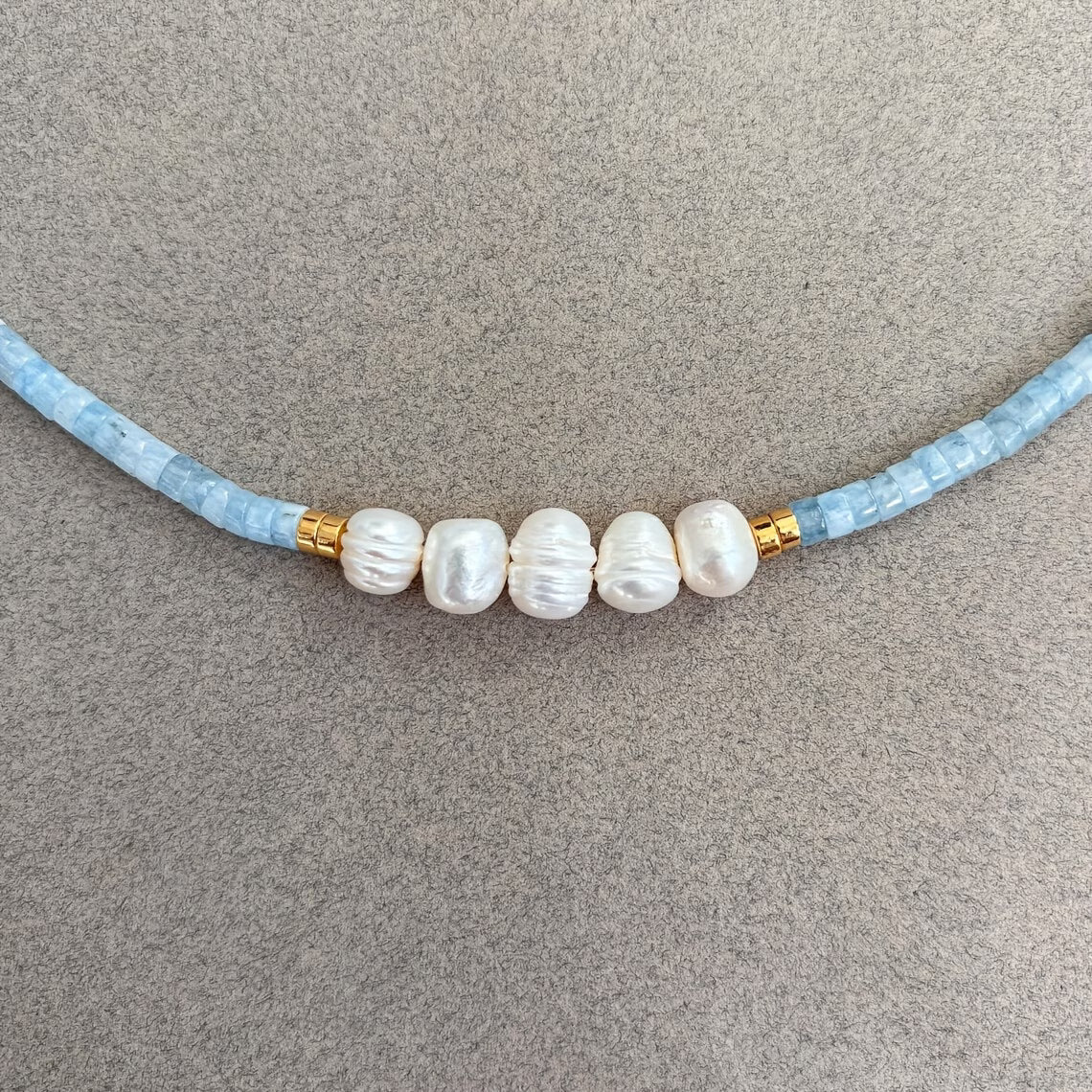 Minimale Aquamarijn Turquoise en Parel Ketting
