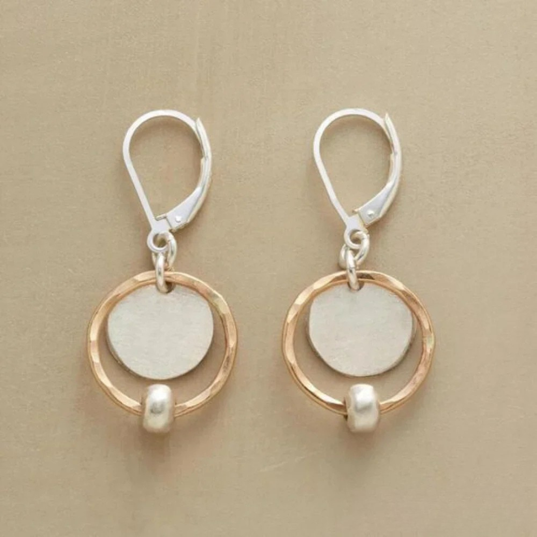 Chique oorbellen in goud en zilver met parels