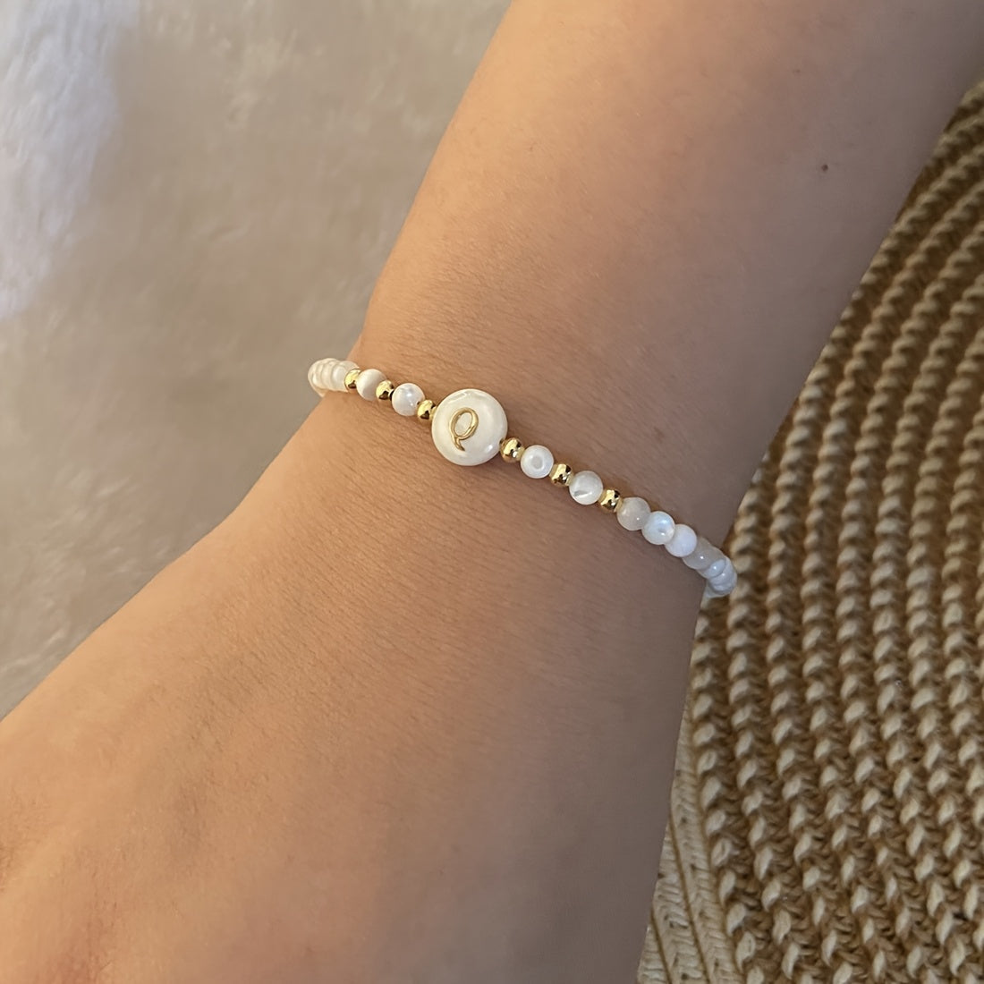 Elegante Initiële Parelarmband