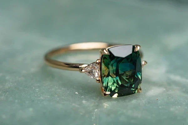 Gouden Ring met Vintage Geïnspireerde Steen