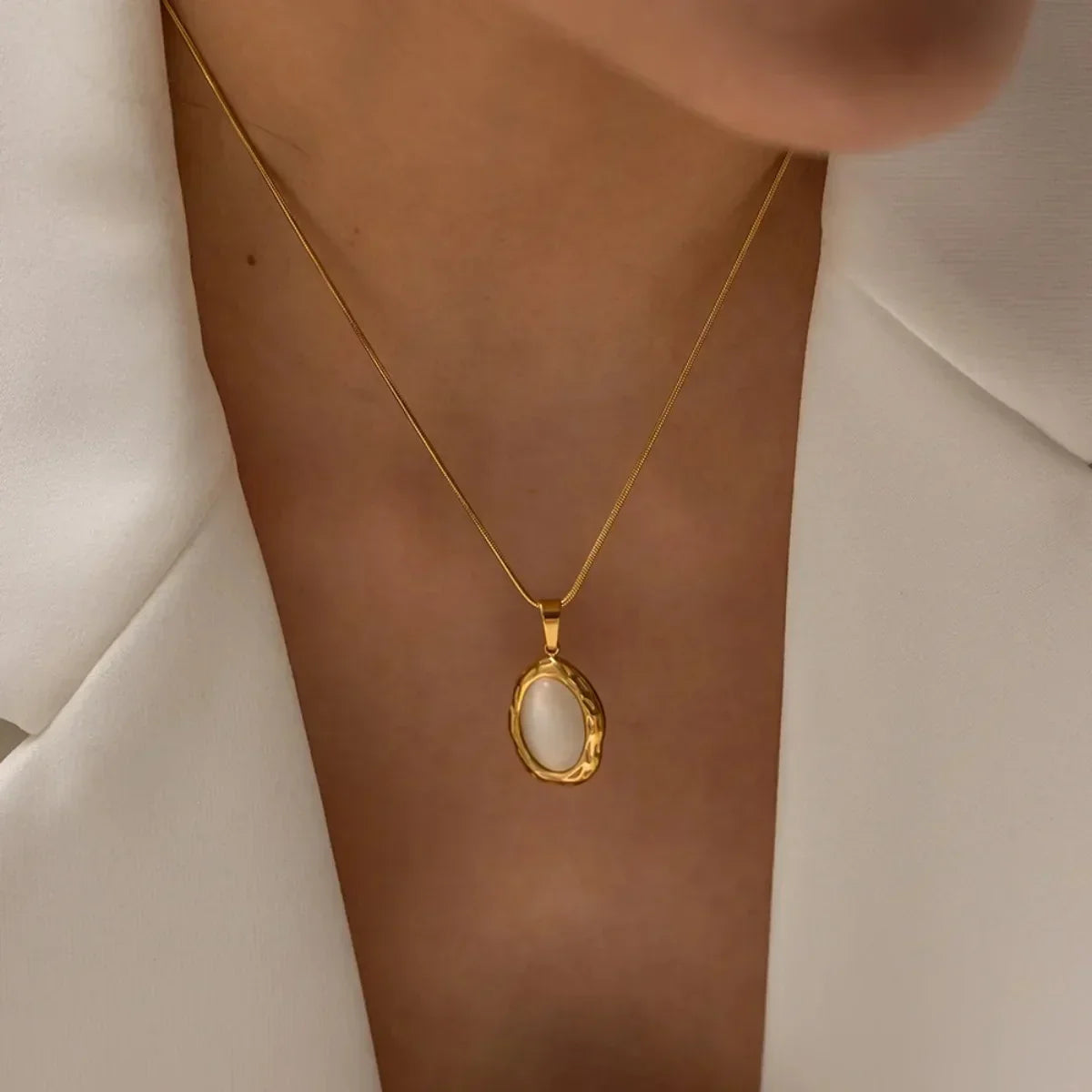 Gouden Verguld Collier met Ovale Oog van de Kat Opale